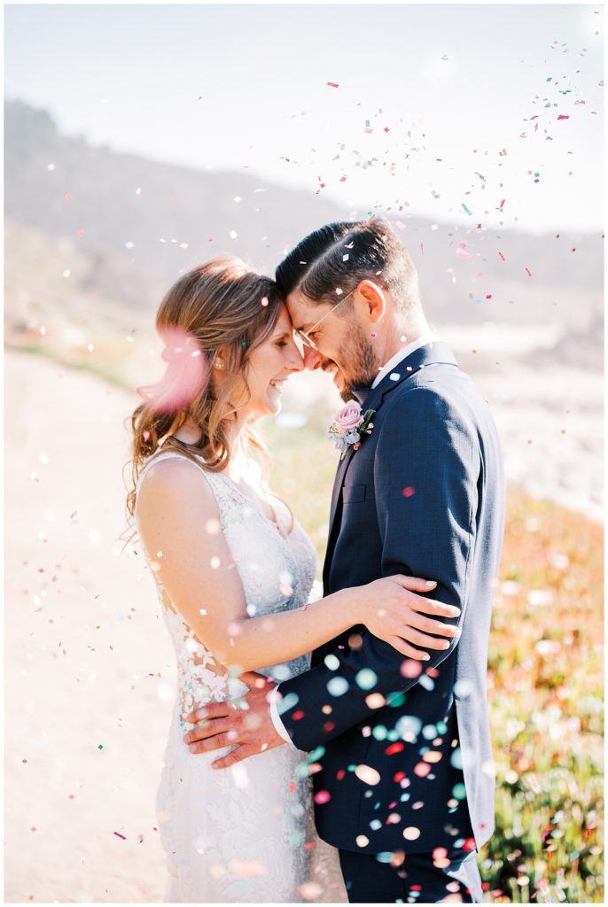 wedding photos using confetti